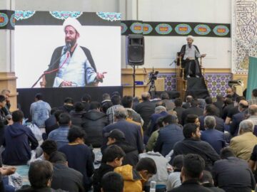 مراسم احیای شب‌های قدر در مسجد گوهر شاد مجموعه گهر پارک سیرجان برگزار شد